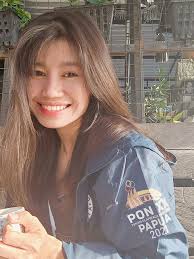 Ibu : "Kita hanya orang kecil nduk, sudah balikan lagi sama D, ibu takut  kamu susah, lihat anak2mu nduk" D : "rasakan pilihanmu, tak delok sambil  leyeh2 pilihanmu" 😆😆😆😆 Bacaan hari ini