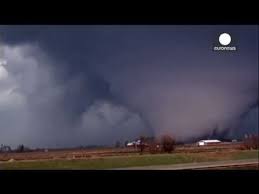 ▶des milliers d'images, des photographies et des dessins. Effrayant Une Tornade Comme Si On Y Etait Youtube