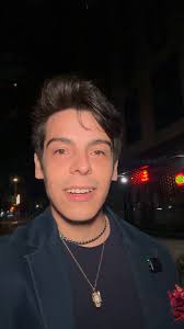 Conoces el famoso carro amarillo? 🤔🚕 Se dice que lleva años ahí ⏰⏱️  #puertorico #santurce #sanjuan #tenor #alternatehistory