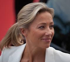 Feb 10, 2021 · jacques legros — 10 000 euros par semaine rares sont les téléspectateurs français qui possèdent une boîte et ne connaissent pas jacques legros. Salaire De Anne Sophie Lapix Journaliste Et Animatrice Tv Paiecheck