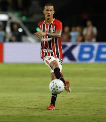 Estreante no São Paulo, Djhordney jogava por um salgado e um refrigerante na infância
