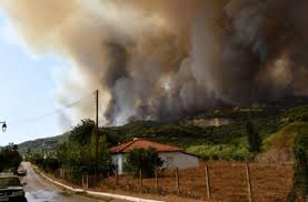 Υπό έλεγχο τέθηκε η φωτιά στην αρχαία ολυμπία. Awthu0 Zxv1vlm