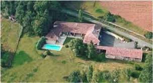 Dans domaine boisé loue à l 'année au mois ou à la semaine un gite de 150m2 tout confort pour 5 personnes, dans un manoir du 17e siècle au cœur d' un parc arboré de 3 ha avec 1 piscine de 12m/6m à partager avec la proprietaire et en. Vente Chambres D Hotes Ou Gite En Midi Pyrenees Gite Groupe Gite Maison D Hotes