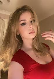 Abby Broome's Instagram, Twitter & Facebook