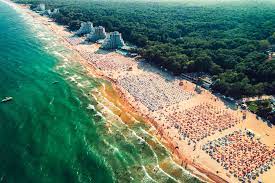 Plajele sunt intime, inconjurate de stanci inalte. Top 10 Cele Mai Bune Plaje Din Bulgaria