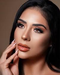 Shirley Lopez's Instagram, Twitter & Facebook