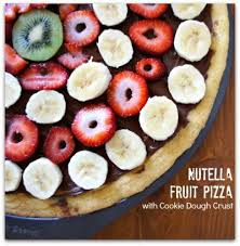 Fruit Pizza With Nutella And Cookie Dough Crust Today S Mama Recettes Sucrees Recette Gateau Biscuit
