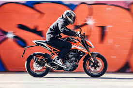 Ktm 125 duke has tubeless tyre and alloy wheels. Ktm 125 Duke Kurzvorstellung Der Mini Kurvenwaffe Autobild De