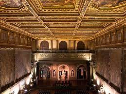 The romanesque fortress has been home to city magistrates, the medici. Buchung Palazzo Vecchio Fuhrung Die Geheimgange Weekend In Italy