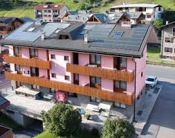 L ocated in bormio (1225 m), beautiful town for nature, ski, bike, and thermal baths. Bormio Appartamenti E Case Vacanza