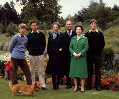 Ensemble, ils ont huit enfants. La Reine D Angleterre 90 Ans En 90 Photos Reine Mere Elizabeth Ii Reine D Angleterre