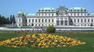 At the opposite end of the grounds. Austria Viena Belvedere Garten Youtube