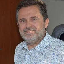 Robin Landes's Instagram, Twitter & Facebook