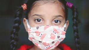 Le port du masque n'est plus obligatoire dans les cours de récréation. Des Parents Se Mobilisent Contre Le Port Du Masque A L Ecole