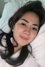 You're single, I'm single. You know what that means 😉 Nobody wants us