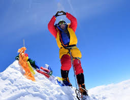 Huraganowe wiatry zniszczyły obozy powyżej bazy. Magdalena Gorzkowska On The Way To K2