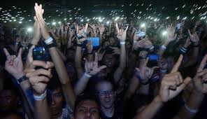 Check spelling or type a new query. Kisah Unik Penonton Konser Metallica Seleb Tempo Co