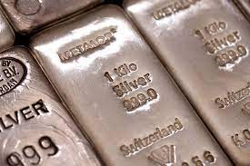 Gold and silver prices tend to move in the same direction, but gold is a better recession hedge. Gold Or Silver Here S How To Invest In Precious Metals Cio