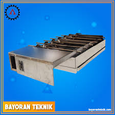 Mesin sate yakitori otomatis dengan bahan bakar gas atau listrik. Pemanggang Sate Sedang
