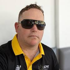 I wonder how many rugby league supporters follow the NHL??? With the  induction of Les Boyd into the hall of fame, I say not many. You wouldn't  see supporters in ice hockey