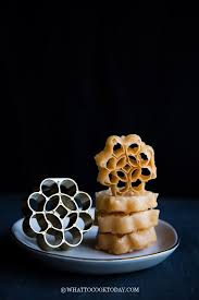 Kue Kembang Goyang Kuih Loyang Honeycomb Cookies Learn How To Make Thin And Ultra Crispy Indonesian Kue Kembang Goyang Or Als Food Recipes Rosette Cookies