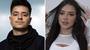 Parece que vou infartar, diz Coringa ao ensinar Tainá Costa a jogar