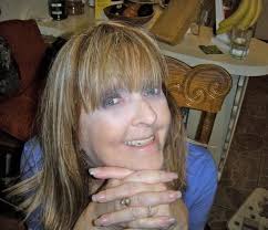 Gloria Richey's Instagram, Twitter & Facebook