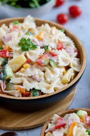 Rezept Fur Nudelsalat Mit Joghurt Und Ananassaft Salat Mit Frisch Fruchtigem Geschmack Obst Und Viel Gesundem Gemuse Nudelsalat Mit Joghurt Nudelsalat Salat