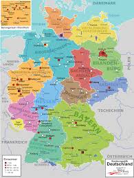 Umrisse, länder, wichtige städte, straßen, farbe. Deutschlandkarte Der Weg