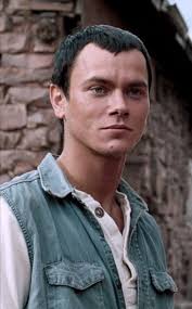 Is it Mick Hucknall with no hair and Phil Mitchell with hair or the other  way around 🤔 😄.