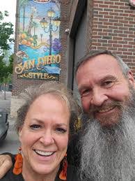 Elizabeth Devilbiss's Instagram, Twitter & Facebook