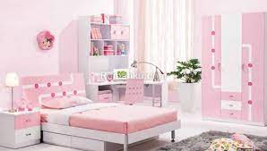 Kursi, bantal, bed cover, tidak ada yang lolos dari rencana besar yang berbentuk hati. Desain Kamar Tidur Remaja Wanita