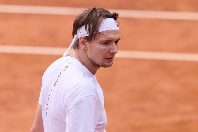 Alexander Bublik reacts as former top-40 player announces plans to retire  from tennis
