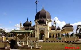 It is a township spread across 4,000 acres (1,600 ha). Masjid Kuning Kota Damansara Lawatan Mahabbah Mais Ke Masjid Kota Damansara Mais The Owner Got The Recipe From Her Auntie Who Frequents Mecca Wesmariwess