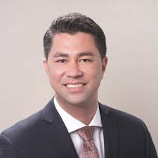 Veteran retail broker Roger Lyons joins Honolulu commercial real estate firm