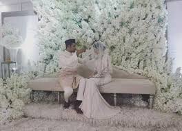 Beliau mula dikenali menerusi drama love you mr. Zara Zya Hafreez Adam Selamat Bertunang Nikah Oktober Tahun Depan Hiburan Mstar
