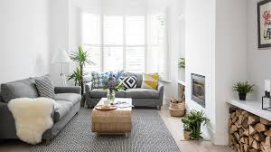 Ein kleines sofa rot punktet an jedem platz als hingucker, mit einem echtleder sofa bringen sie eleganz und stil in ihre räume. Sofa Im Wohnzimmer Richtig Stellen 7 Ideen