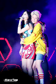Snsd Taeyeon And Fx Amber Performing Shake That Brass At Smtown So Cute Amber Liu Girls Generation Taeyeon