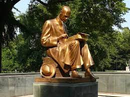 They said the statue must be removed from the milan. Statua Di Indro Montanelli Da Fucecchio Folle Rimuoverla Gonews It