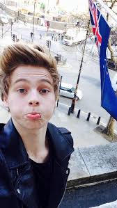 Ver más ideas sobre luke hemmings, 5sos, que guapo. 49 5sos Luke Hemmings Wallpaper On Wallpapersafari