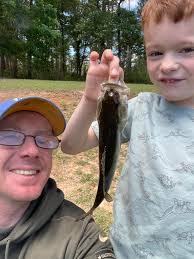 Scott Colvin's Instagram, Twitter & Facebook