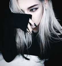 Scene hair can either be short or long, but often the longer hair has a bit of volume to it. Scene Hair Djerq