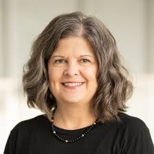 Lara Pauley's Instagram, Twitter & Facebook