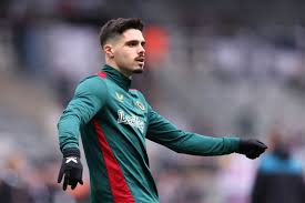 Fabrizio Romano - 🟠🇵🇹 Pedro Neto on his future: "Staying at Wolves? I  love this club, I'm really happy to be here". "I'm happy to take this team  to another level" |