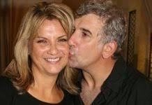 Ο στράτος τζώρτζογλου εξέπληξε με την εμφάνισή του στην εκπομπή. Fdvhqcz 3dxqm