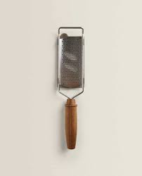 rape acier manche bois ustensiles de cuisine cuisine zara home france wooden handles zara home grater