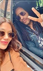 I need red heart ❤️ from my true fans