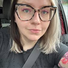 Solo female traveler seeking US state recommendations for 2025 trip