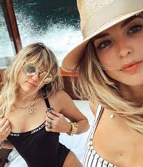 Miley cyrus and kaitlynn carter were seen kissing after the singer's breakup from liam hemsworth was announced. Brody Jenner Has Thoughts On Those Pics Of Miley Cyrus And Kaitlynn Carter Kissing Glamour