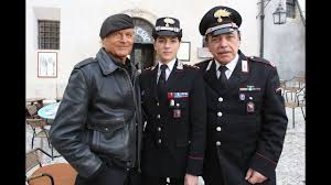 Don matteo è un parroco dall'innato talento per le indagini. Don Matteo 11 Evad Focimdal Youtube